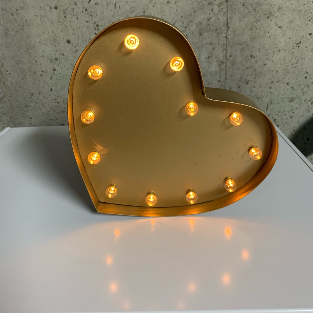 Marquee gold heart